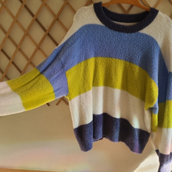 Aerie Fluffliest Sweater Ever - Picture 4 of 4